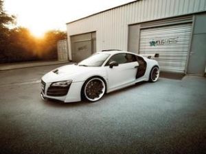 Audi R8 превратили в Белого феникса