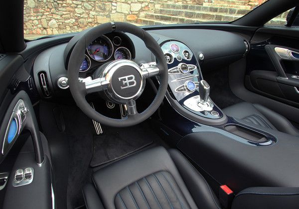 Bugatti Veyron - каталог автомобилей