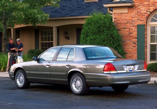 Ford Crown Victoria -  
