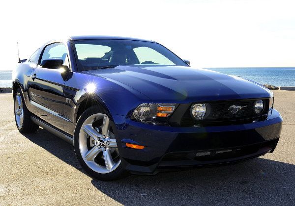 Ford Mustang -  