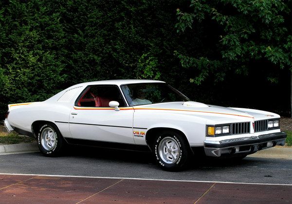 Pontiac Can Am - каталог автомобилей