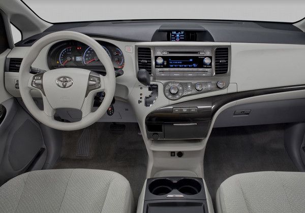 Toyota Sienna -  