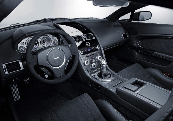 Aston Martin V12 Vantage - цена, комплектации