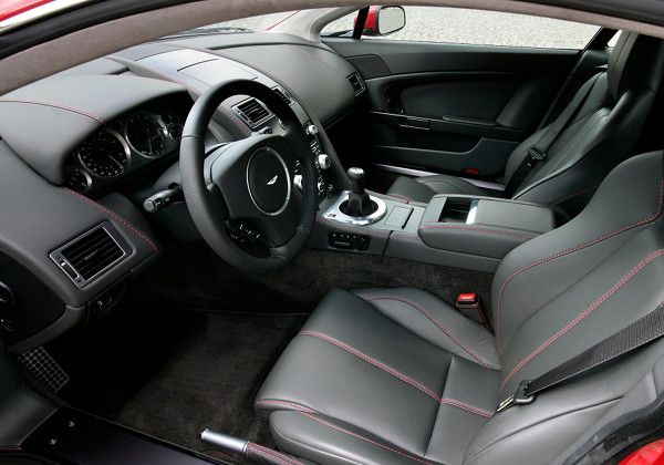 Aston Martin V8 Vantage - цена, комплектации