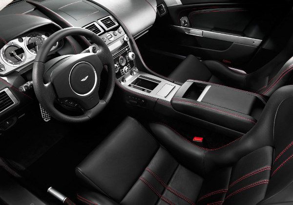 Aston Martin V8 Vantage Roadster - цена, комплектации