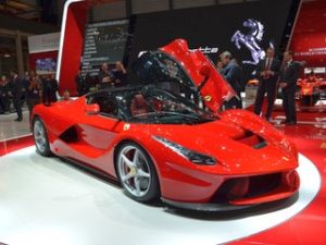 Богач купил Ferrari F12Berlinetta ради шанса встать в очередь за LaFerrari