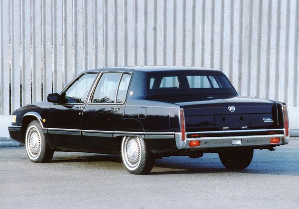Cadillac Fleetwood - каталог автомобилей