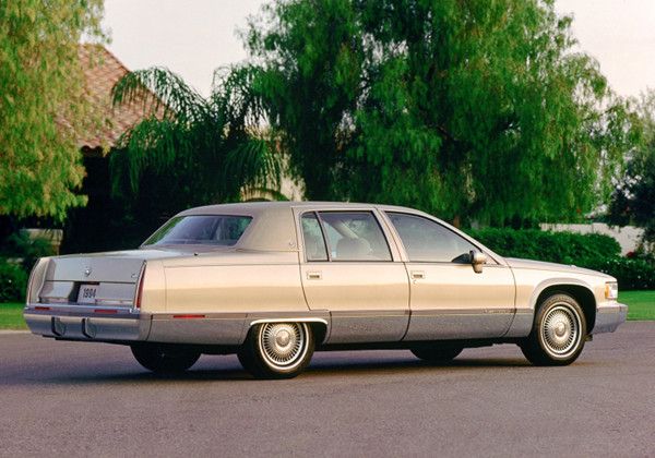 Cadillac Fleetwood - каталог автомобилей