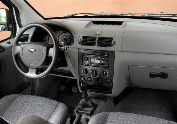 Ford Tourneo Connect - цена, комплектации