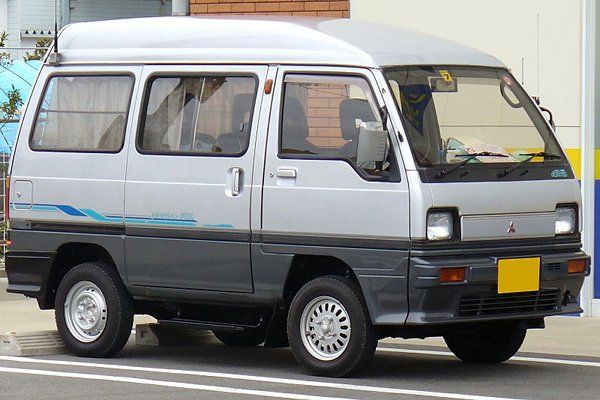 Mitsubishi Bravo - каталог автомобилей