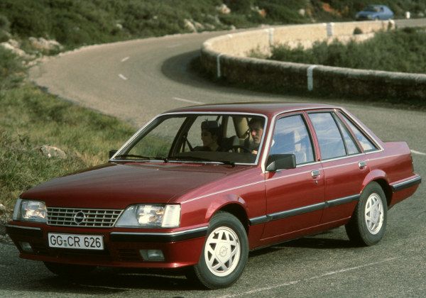 Opel Senator - каталог автомобилей