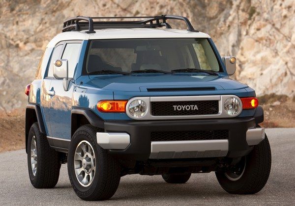 Toyota FJ Cruiser - каталог автомобилей