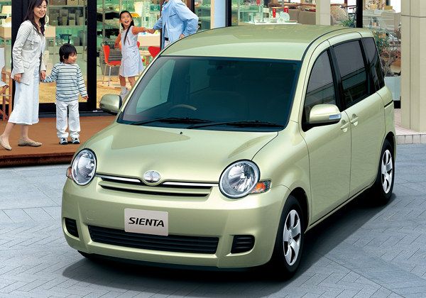 Toyota Sienta - каталог автомобилей