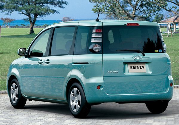 Toyota Sienta - каталог автомобилей