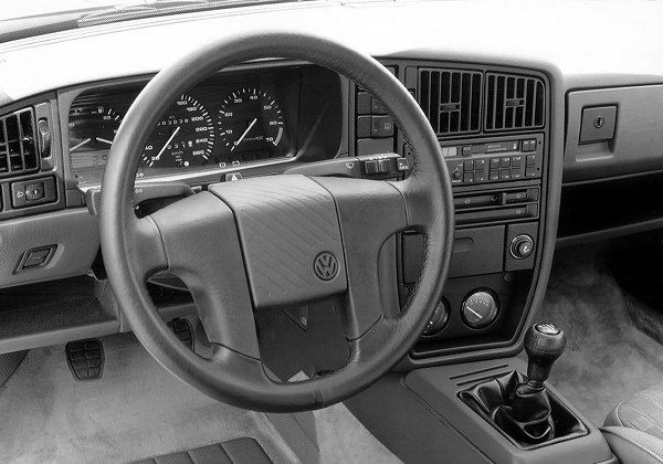 Volkswagen Corrado - каталог автомобилей