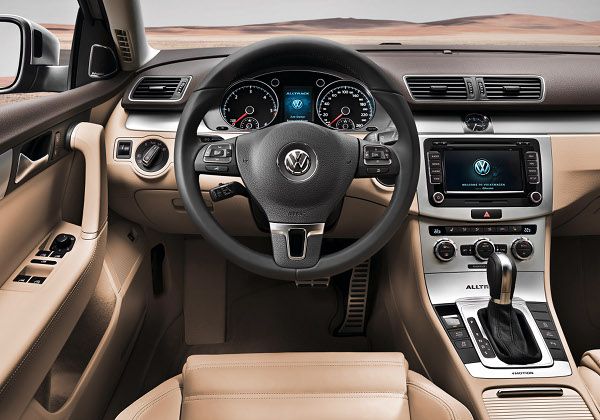 Volkswagen Passat Alltrack - цена, комплектации