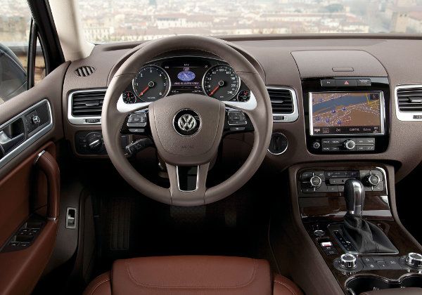 Volkswagen Touareg - цена, комплектации